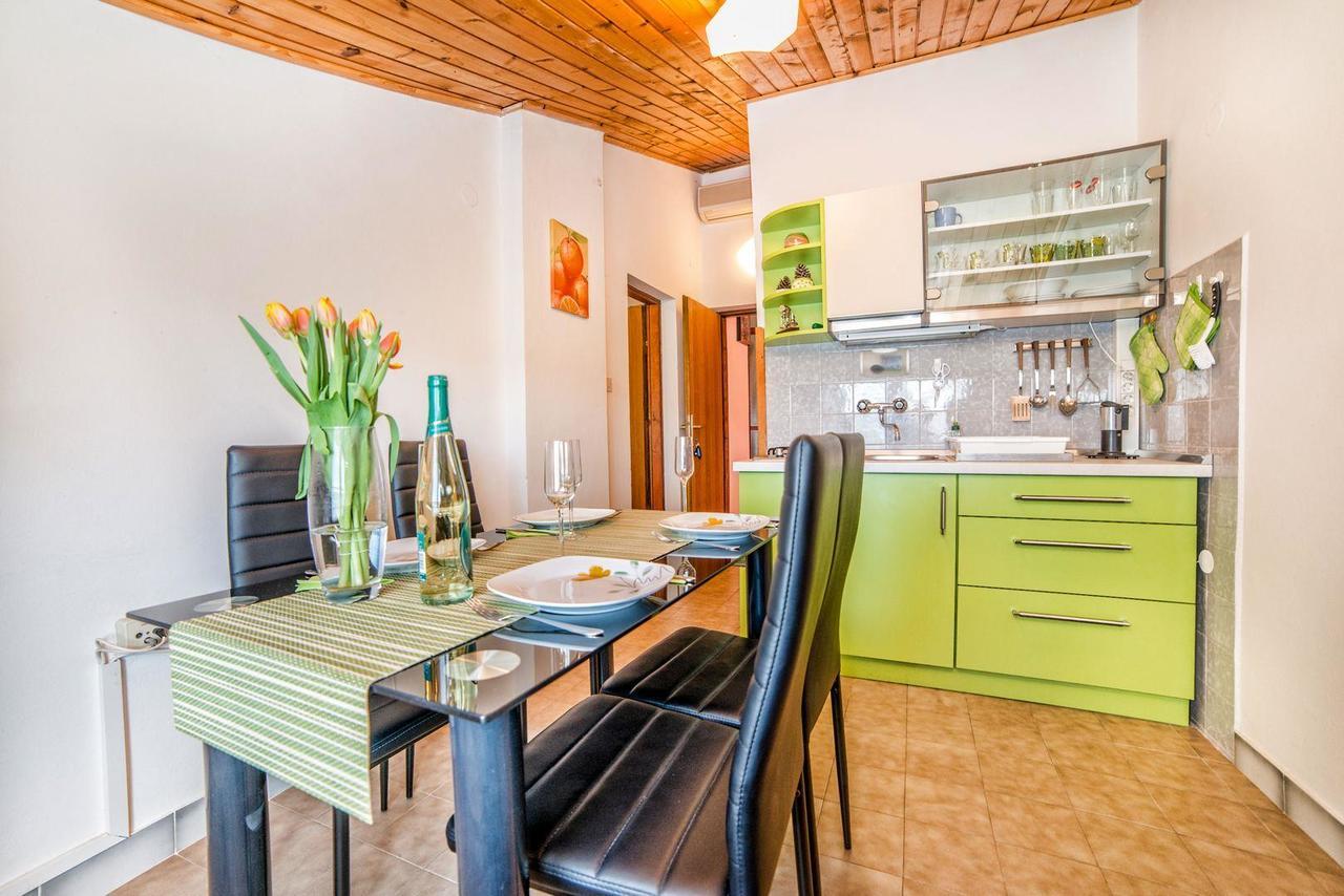 Apartments And Rooms Ana Pomer 217 المظهر الخارجي الصورة