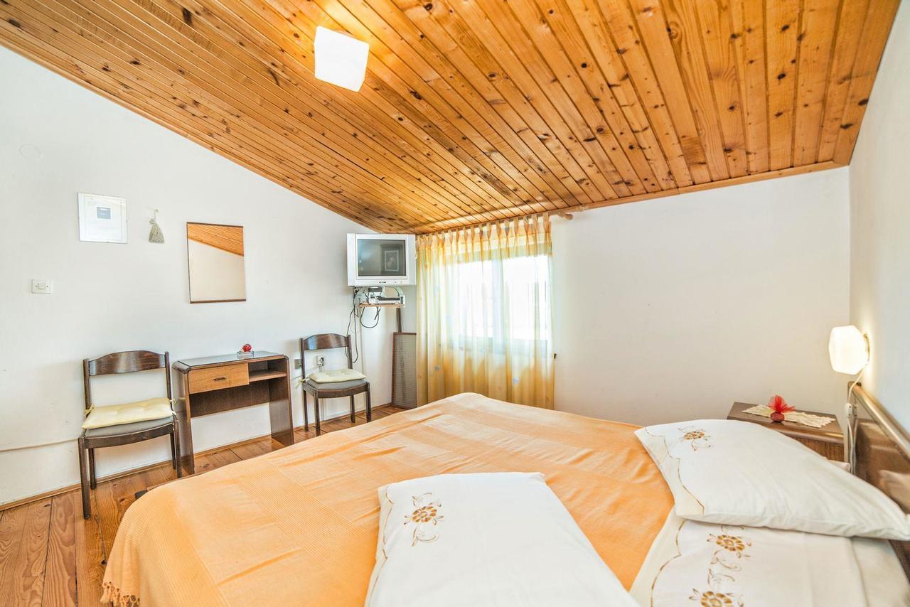 Apartments And Rooms Ana Pomer 217 المظهر الخارجي الصورة