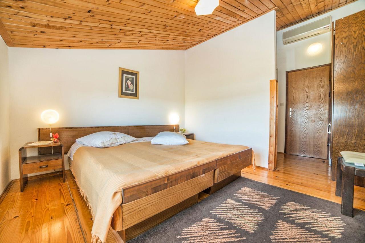 Apartments And Rooms Ana Pomer 217 المظهر الخارجي الصورة